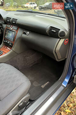 Седан Mercedes-Benz C-Class 2002 в 