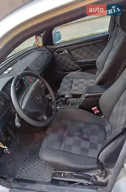 Mercedes-Benz C-Class 1995