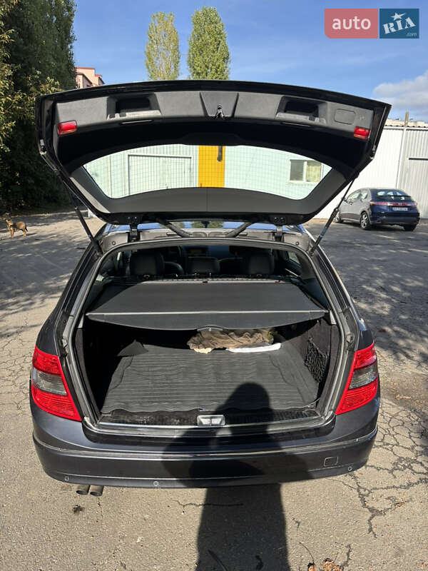 Універсал Mercedes-Benz C-Class 2009 в Хмельницькому