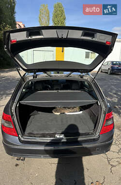 Універсал Mercedes-Benz C-Class 2009 в 