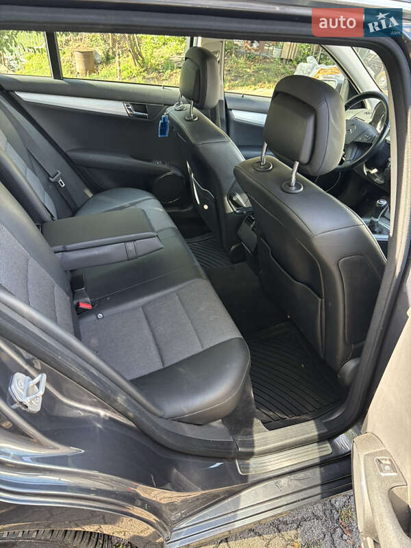 Універсал Mercedes-Benz C-Class 2009 в Хмельницькому