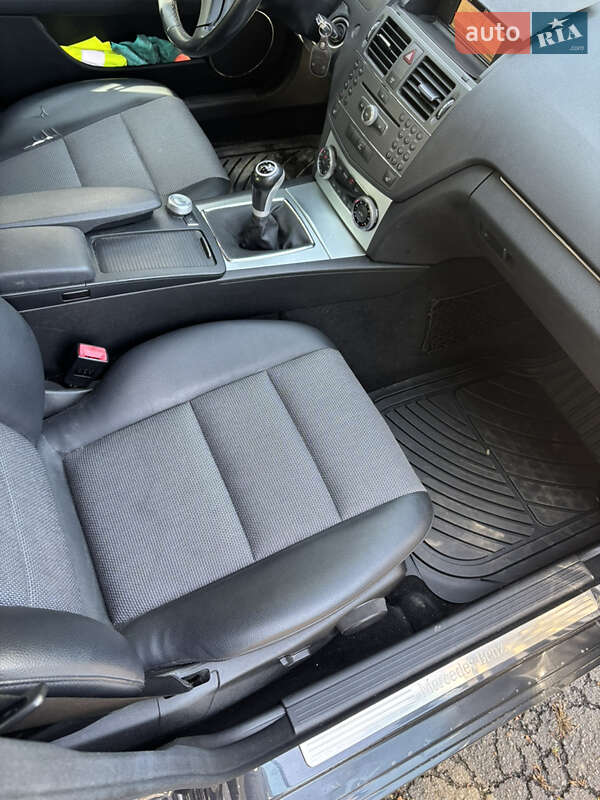 Універсал Mercedes-Benz C-Class 2009 в Хмельницькому