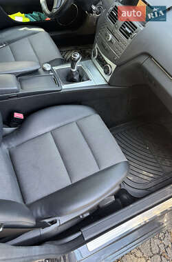 Універсал Mercedes-Benz C-Class 2009 в 