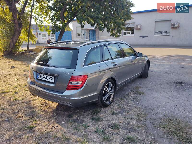 Универсал Mercedes-Benz C-Class 2013 в Днепре