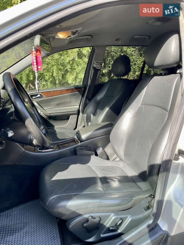 Универсал Mercedes-Benz C-Class 2003 в Днепре
