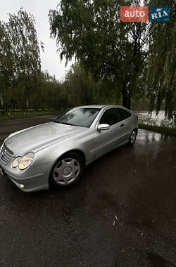 Купе Mercedes-Benz C-Class 2001 в 