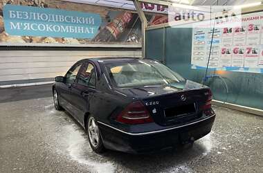 Седан Mercedes-Benz C-Class 2001 в Харькове