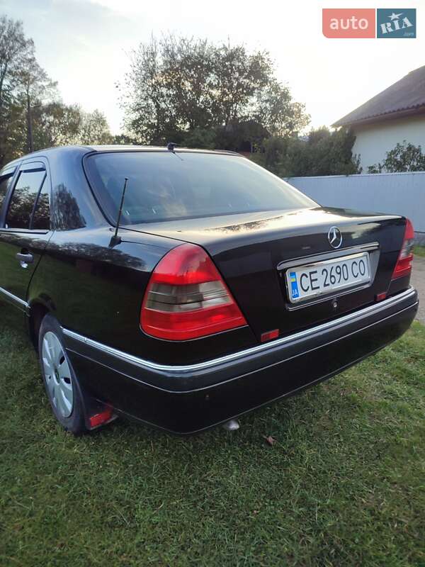 Седан Mercedes-Benz C-Class 1996 в Черновцах