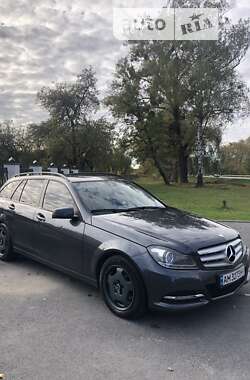 Універсал Mercedes-Benz C-Class 2013 в Звягелі