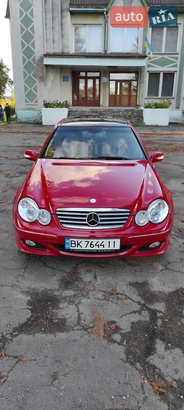Купе Mercedes-Benz C-Class 2005 в 