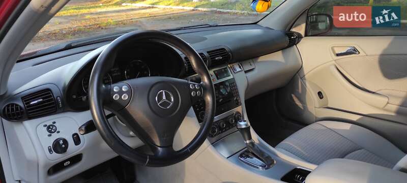 Купе Mercedes-Benz C-Class 2005 в Млиніві