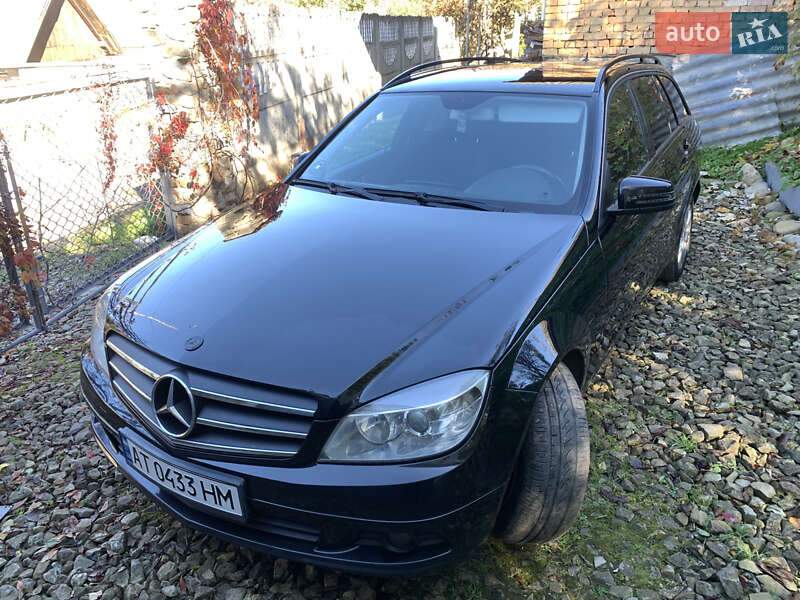 Універсал Mercedes-Benz C-Class 2010 в Долині