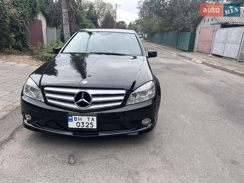 Седан Mercedes-Benz C-Class 2010 в Киеве