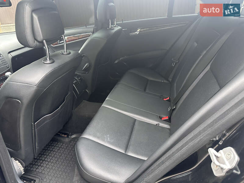 Седан Mercedes-Benz C-Class 2010 в Киеве