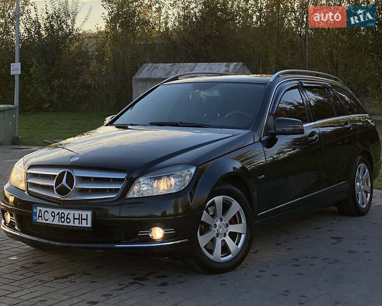 Універсал Mercedes-Benz C-Class 2011 в Нововолинську