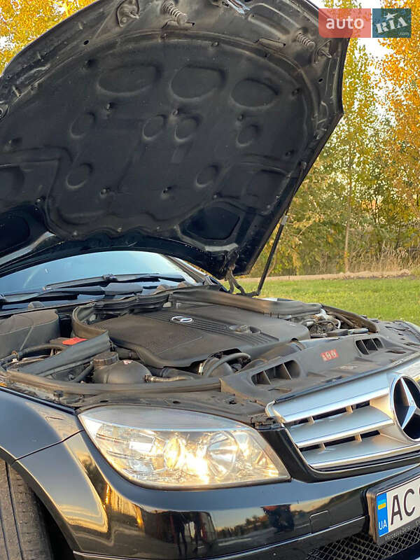Універсал Mercedes-Benz C-Class 2011 в Нововолинську