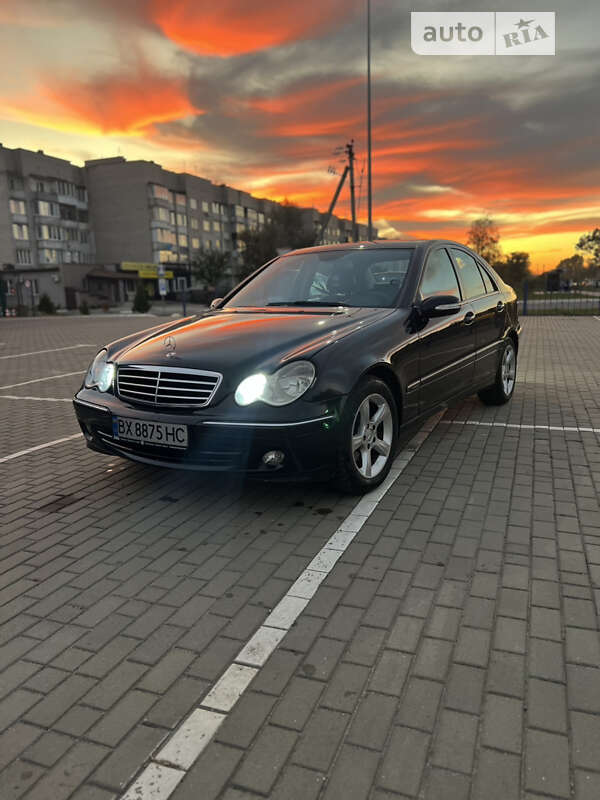 Mercedes-Benz C-Class 2005