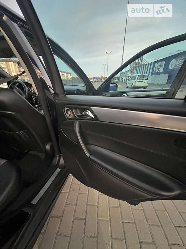 Седан Mercedes-Benz C-Class 2005 в Славуте
