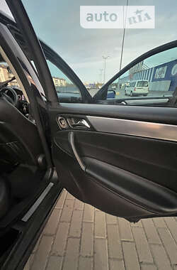 Седан Mercedes-Benz C-Class 2005 в 