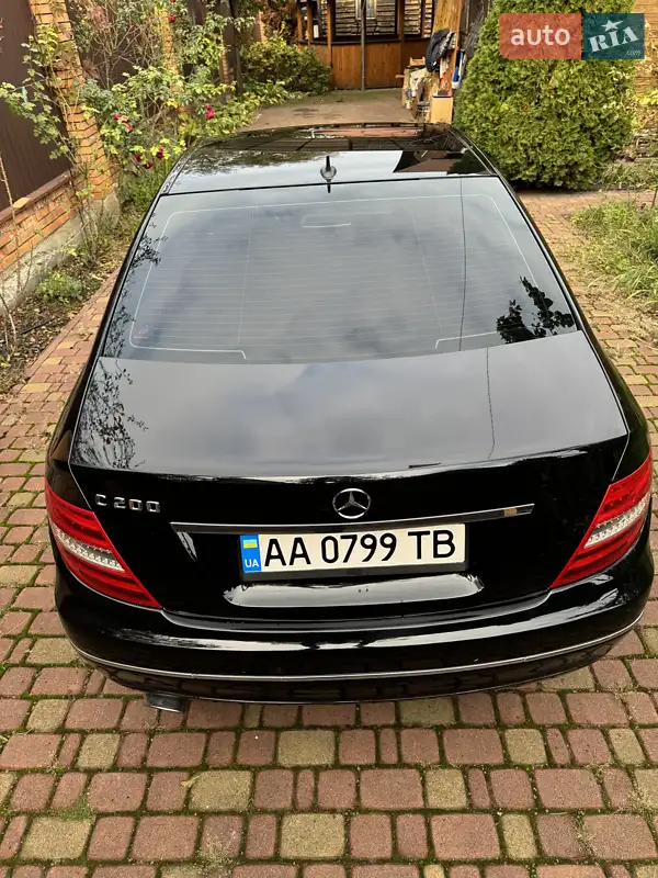 Mercedes-Benz C-Class 2011