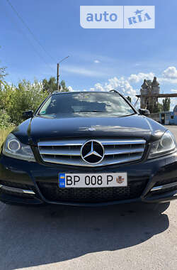 Універсал Mercedes-Benz C-Class 2013 в Києві