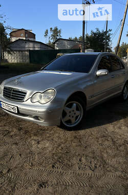 Седан Mercedes-Benz C-Class 2000 в Києві