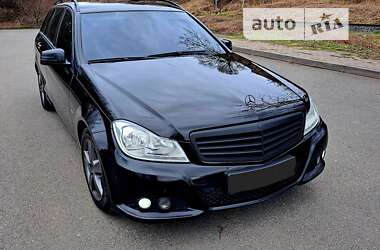 Универсал Mercedes-Benz C-Class 2012 в Черновцах