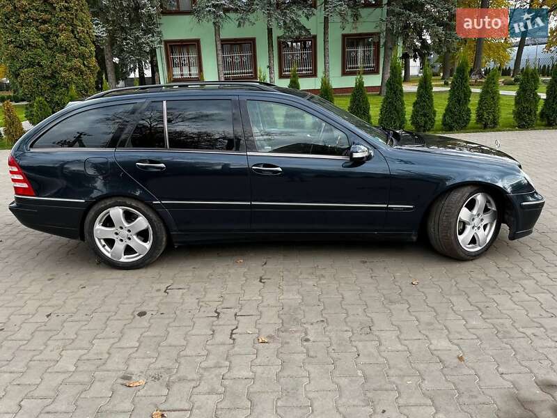 Mercedes-Benz C-Class 2004