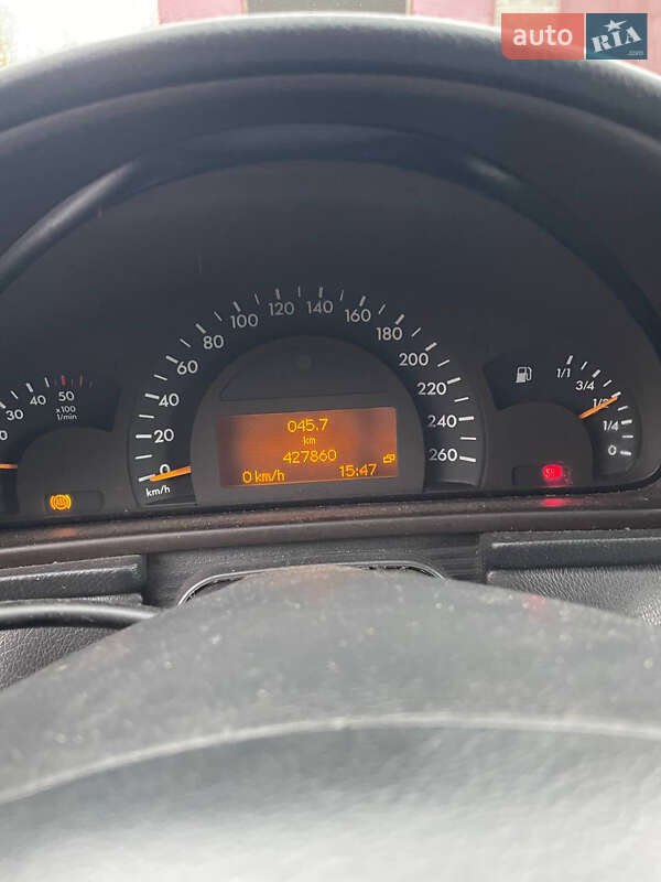 Седан Mercedes-Benz C-Class 2001 в Сарнах