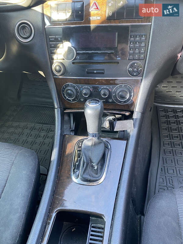 Седан Mercedes-Benz C-Class 2004 в Киеве