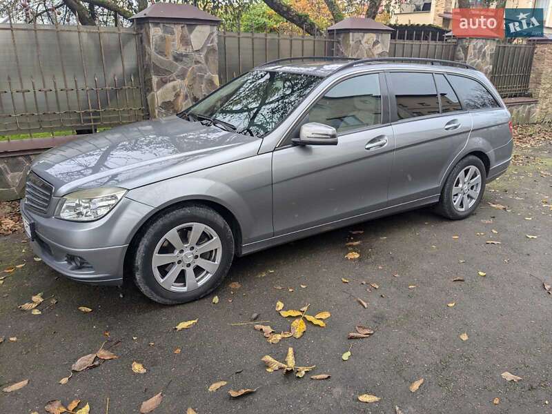 Универсал Mercedes-Benz C-Class 2009 в Львове