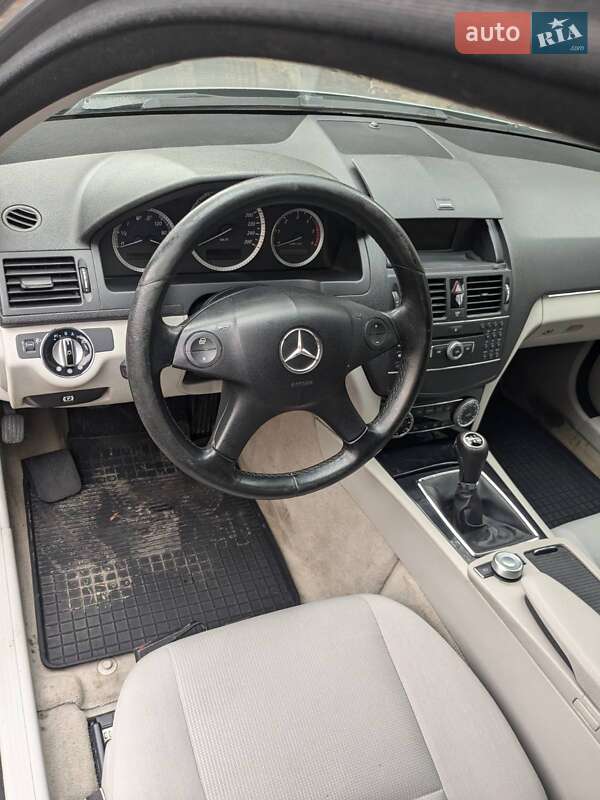 Универсал Mercedes-Benz C-Class 2009 в Львове