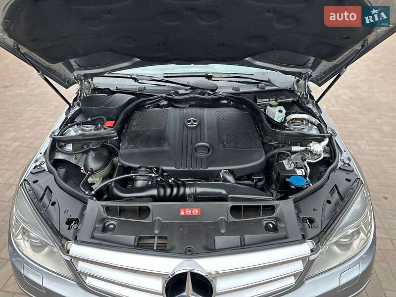 Универсал Mercedes-Benz C-Class 2010 в Кривом Роге