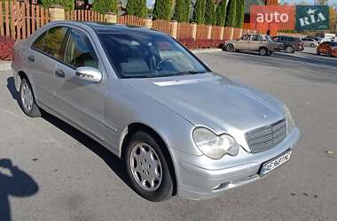 Седан Mercedes-Benz C-Class 2001 в Днепре