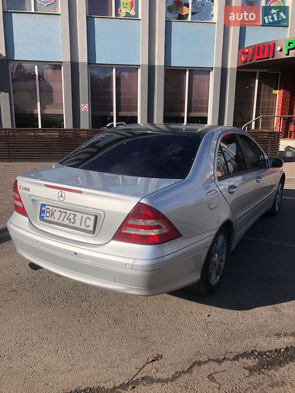 Седан Mercedes-Benz C-Class 2006 в Рівному