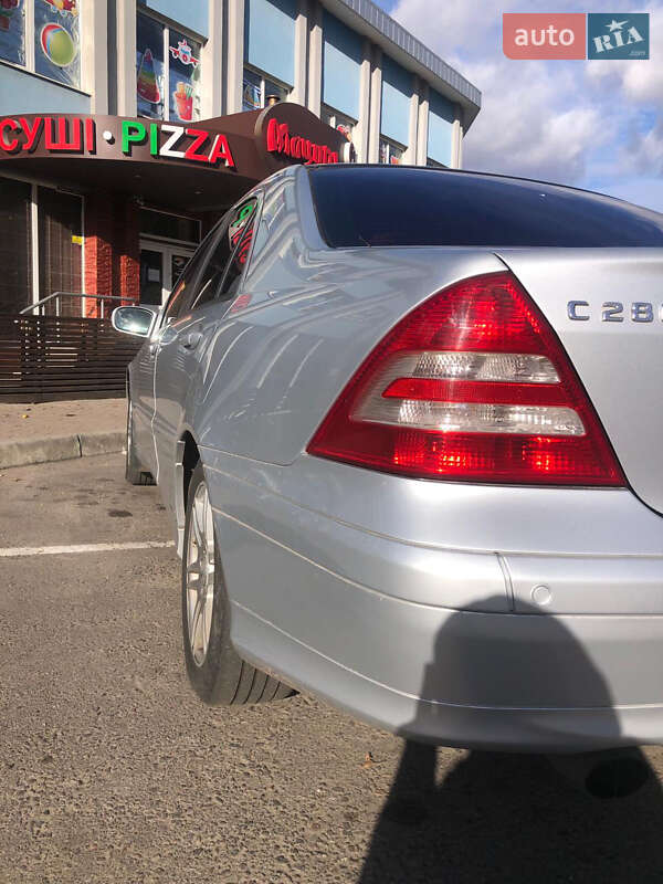 Седан Mercedes-Benz C-Class 2006 в Рівному