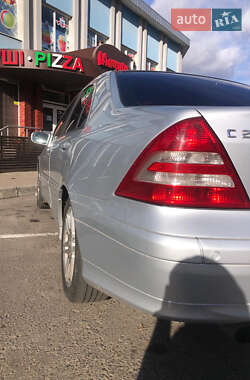 Седан Mercedes-Benz C-Class 2006 в 