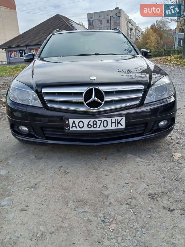 Mercedes-Benz C-Class 2010