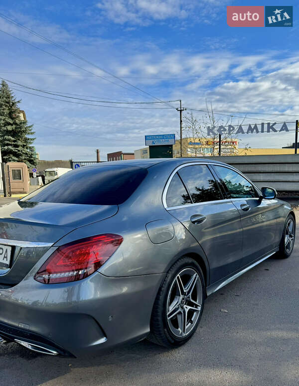 Седан Mercedes-Benz C-Class 2019 в Львові