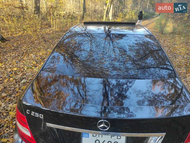Седан Mercedes-Benz C-Class 2012 в Виннице