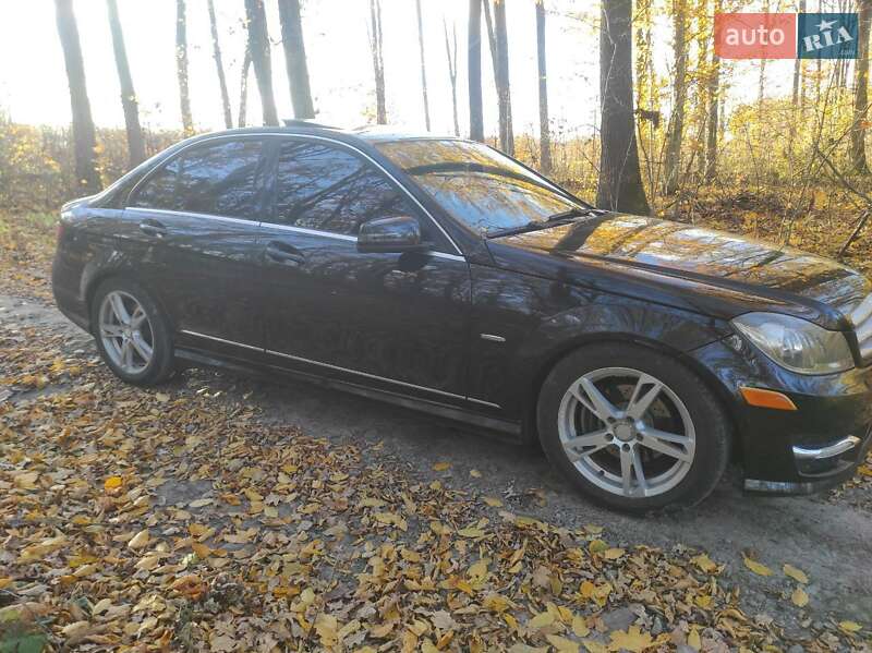 Седан Mercedes-Benz C-Class 2012 в Виннице
