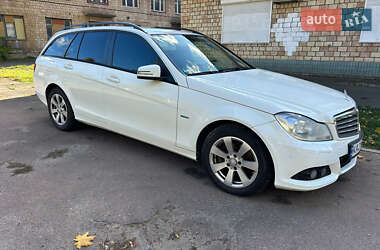 Універсал Mercedes-Benz C-Class 2012 в Києві