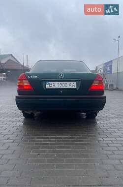 Седан Mercedes-Benz C-Class 1994 в Виннице