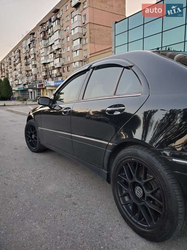 Седан Mercedes-Benz C-Class 2004 в Запорожье