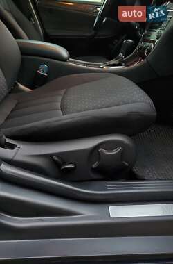 Седан Mercedes-Benz C-Class 2004 в 