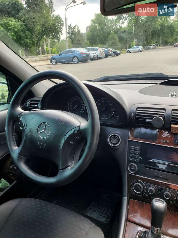 Седан Mercedes-Benz C-Class 2004 в Запорожье