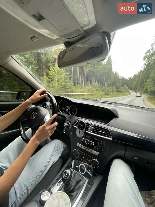 Универсал Mercedes-Benz C-Class 2013 в Каменец-Подольском