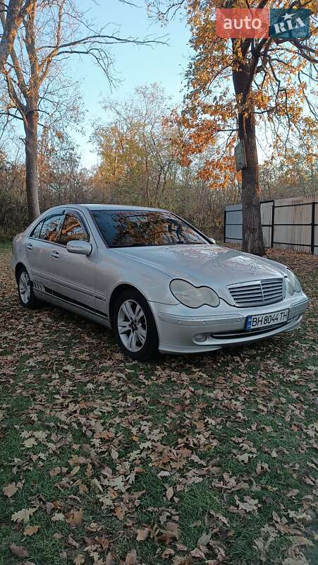 Седан Mercedes-Benz C-Class 2002 в Новоукраинке