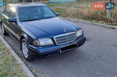 Седан Mercedes-Benz C-Class 1995 в Киеве