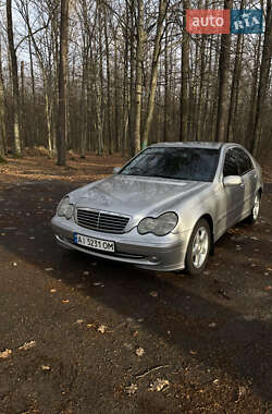 Седан Mercedes-Benz C-Class 2000 в Олевську